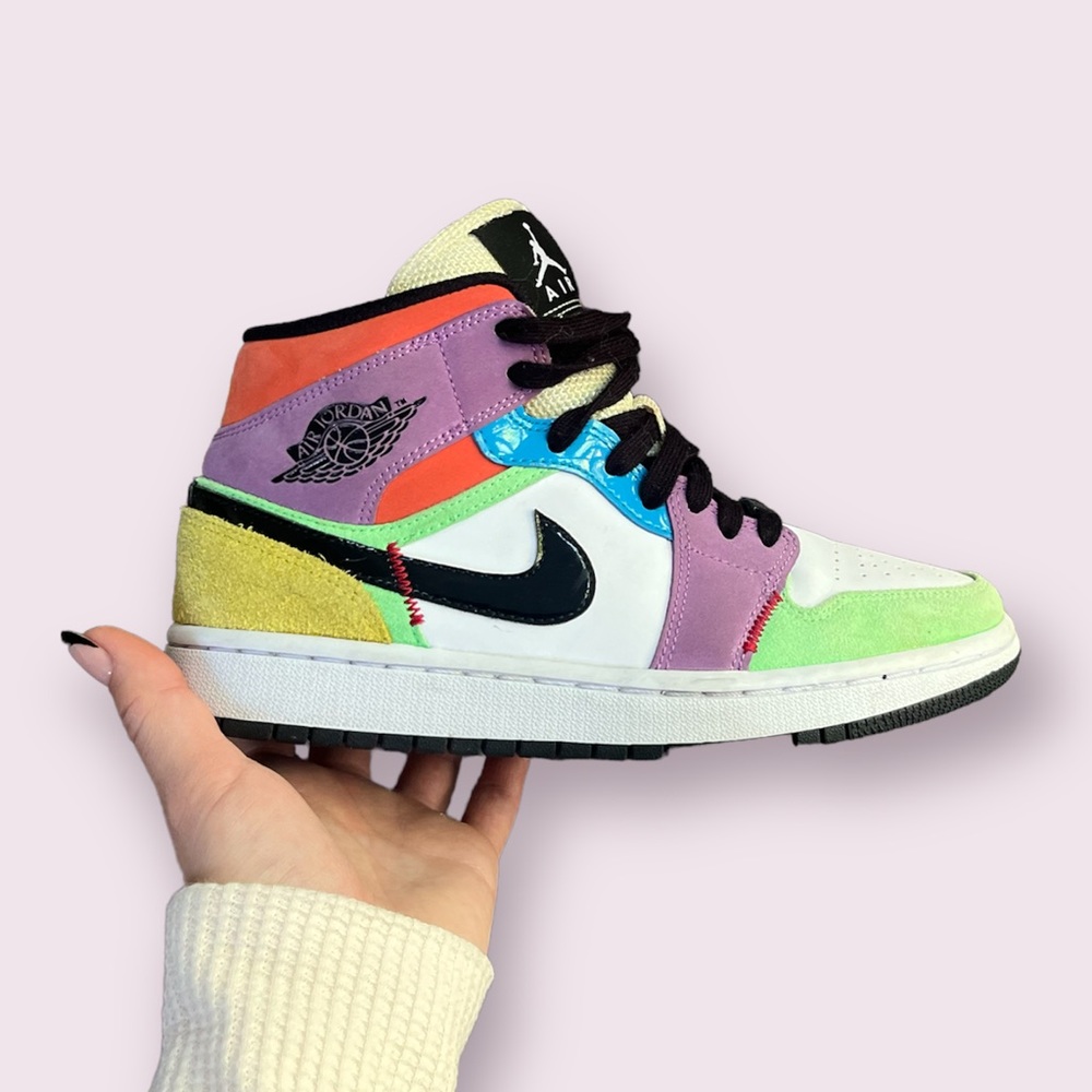 Wmns Jordan 1 Mid SE ‘Multi-Color’ - ‘Lightbuld’